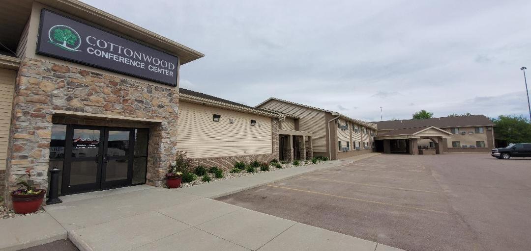 Cottonwood Inn And Conference Center South Sioux City Bagian luar foto